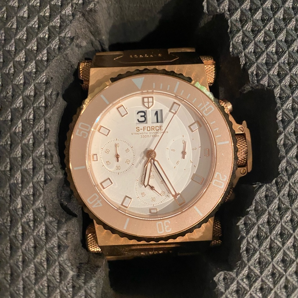Rare! VIP Caesar 43mm S-Force Swole O’Clock Watch